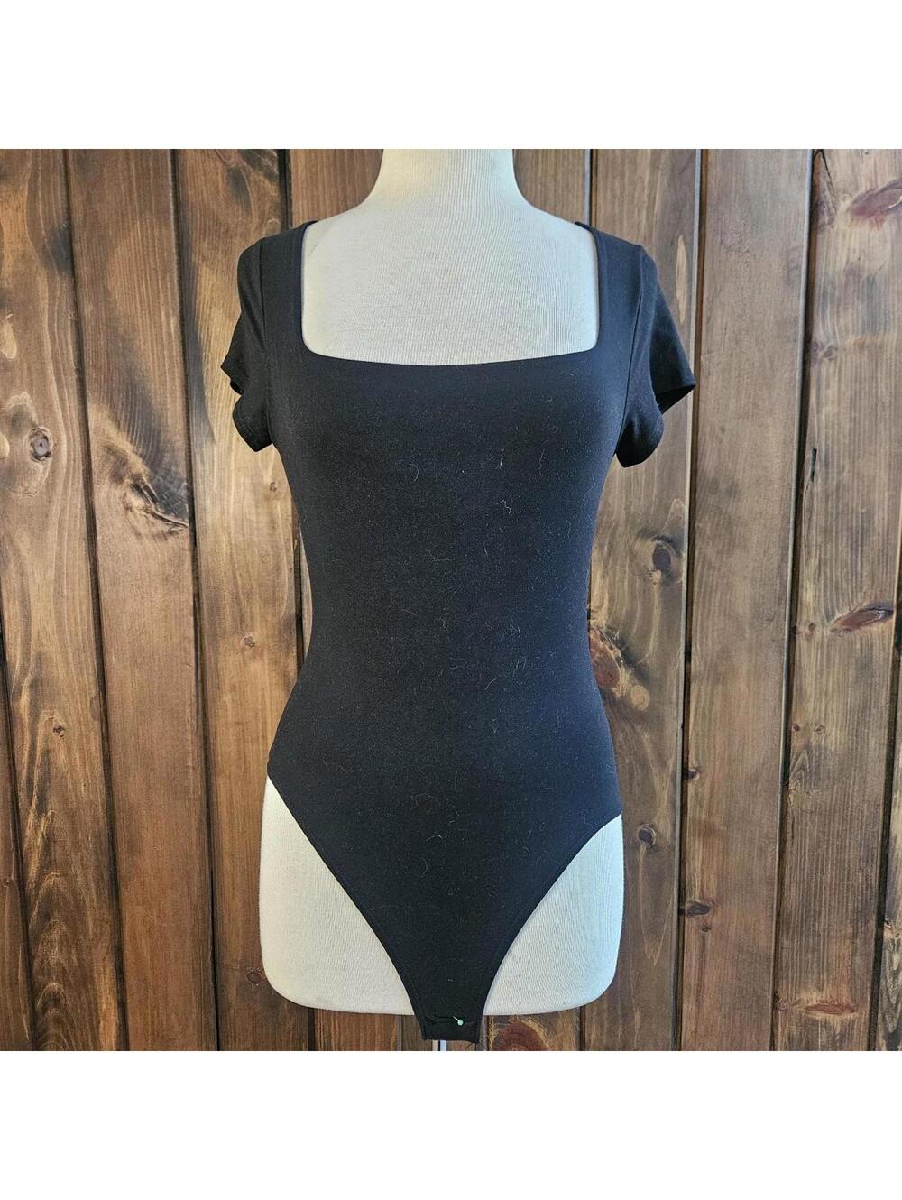 Black Square neck short sleeve bodysuit gaze small